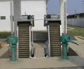 循環(huán)式齒耙格柵除污機(jī)